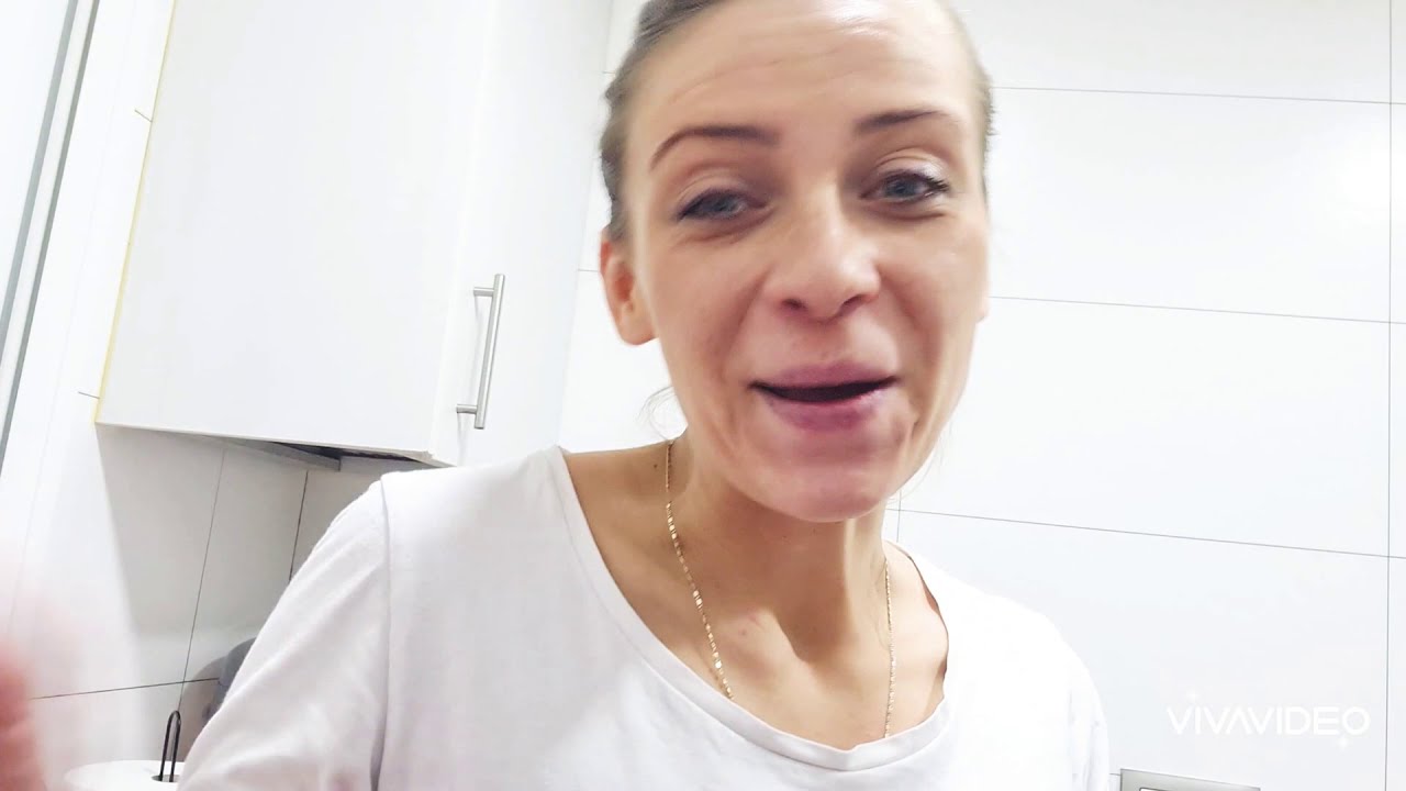 como quitar las manchas de cereza en la ropa