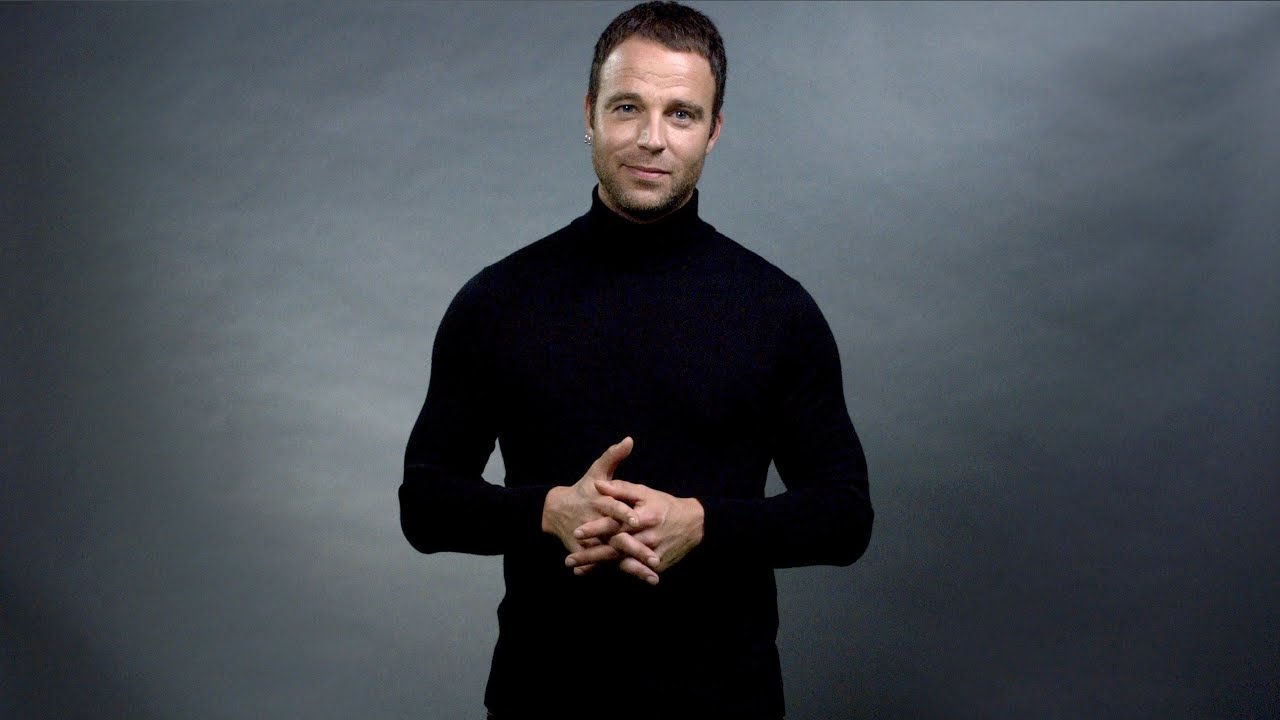 me gustas cuando callas porque estas como ausente