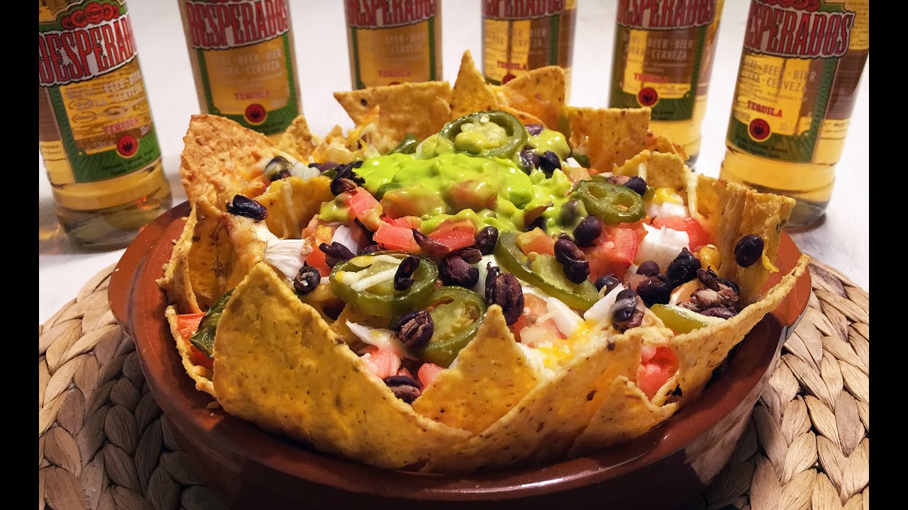 nachos al horno con queso y guacamole
