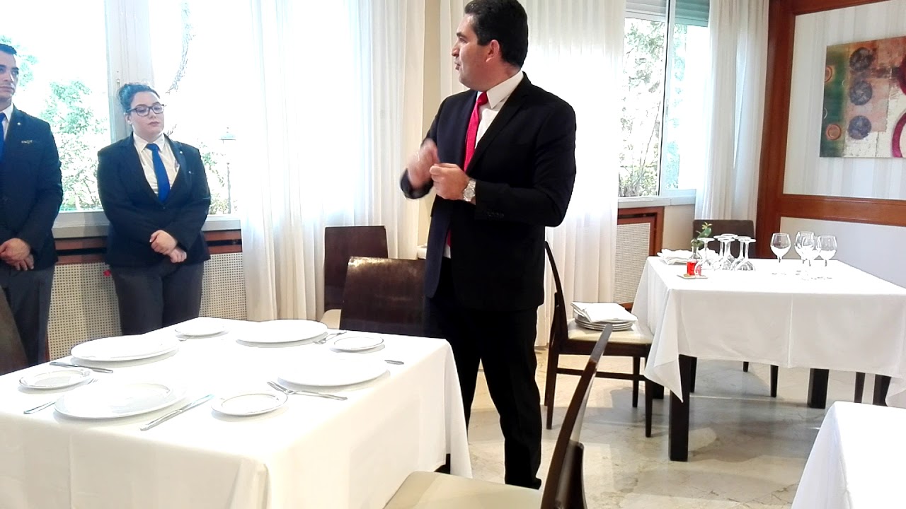 mesa redonda para 4 personas medidas