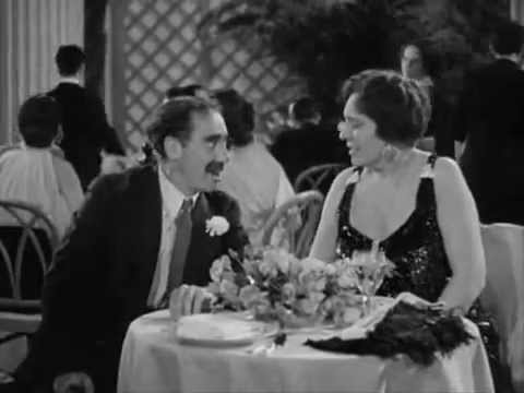 paren el mundo que me quiero bajar groucho marx