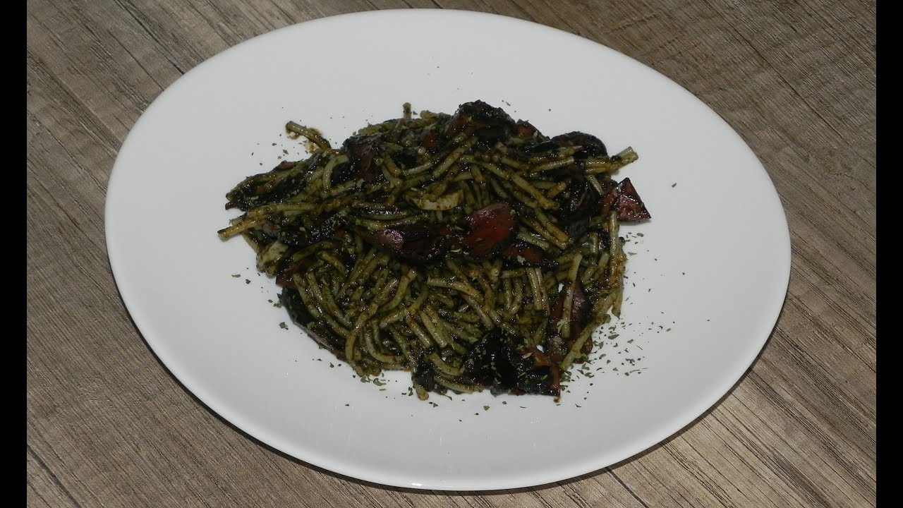 pasta con calamares en su tinta de lata