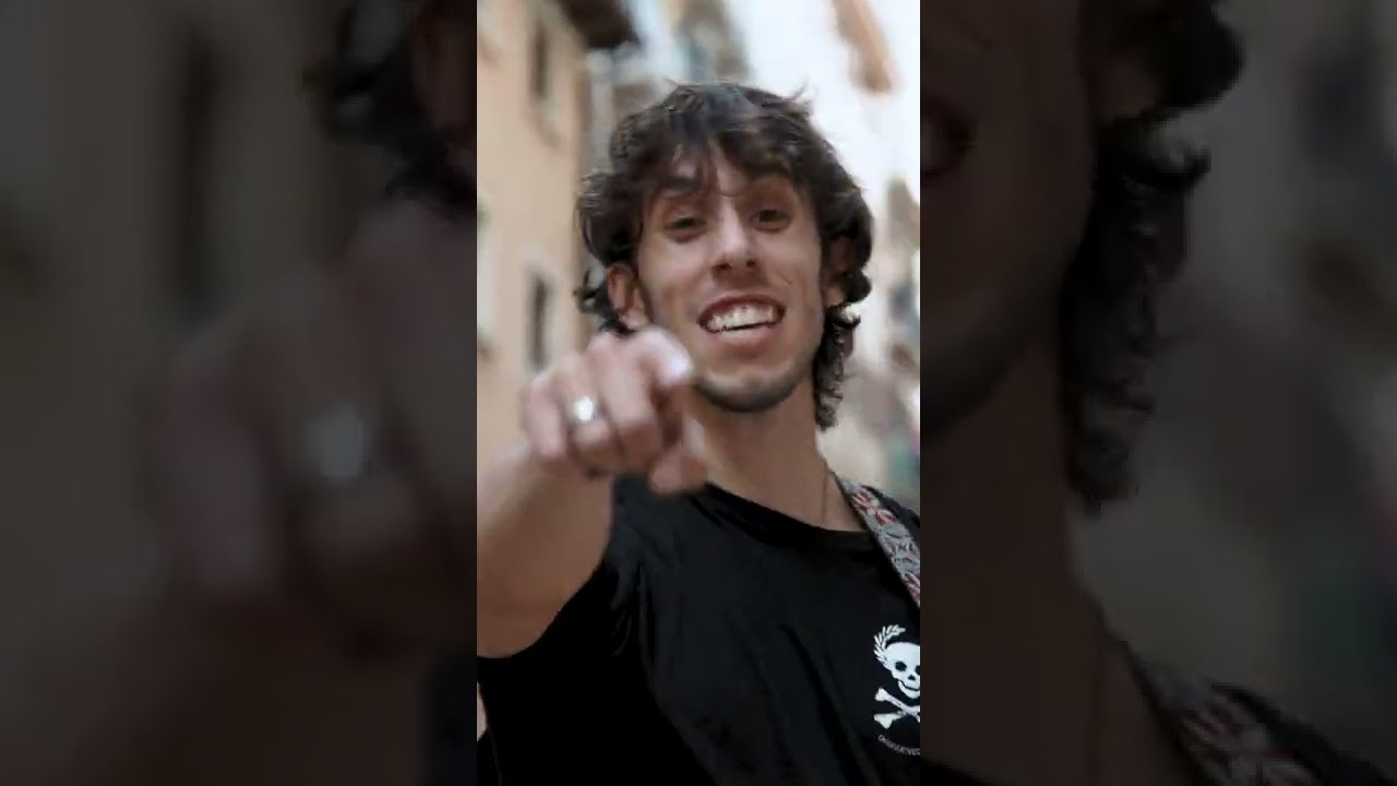 poco bebo para la vida que llevo